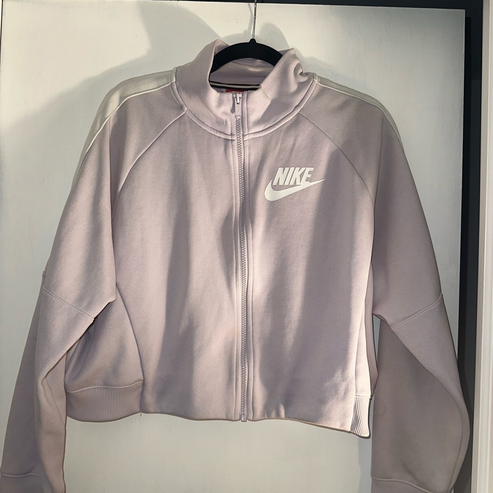 Nike Bomber Cropped Jacket in Light Purple with Sleek Design